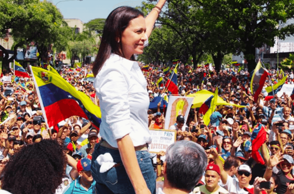 DatinCorp sugiere que apoyar a María Corina Machado beneficia al gobierno de Maduro