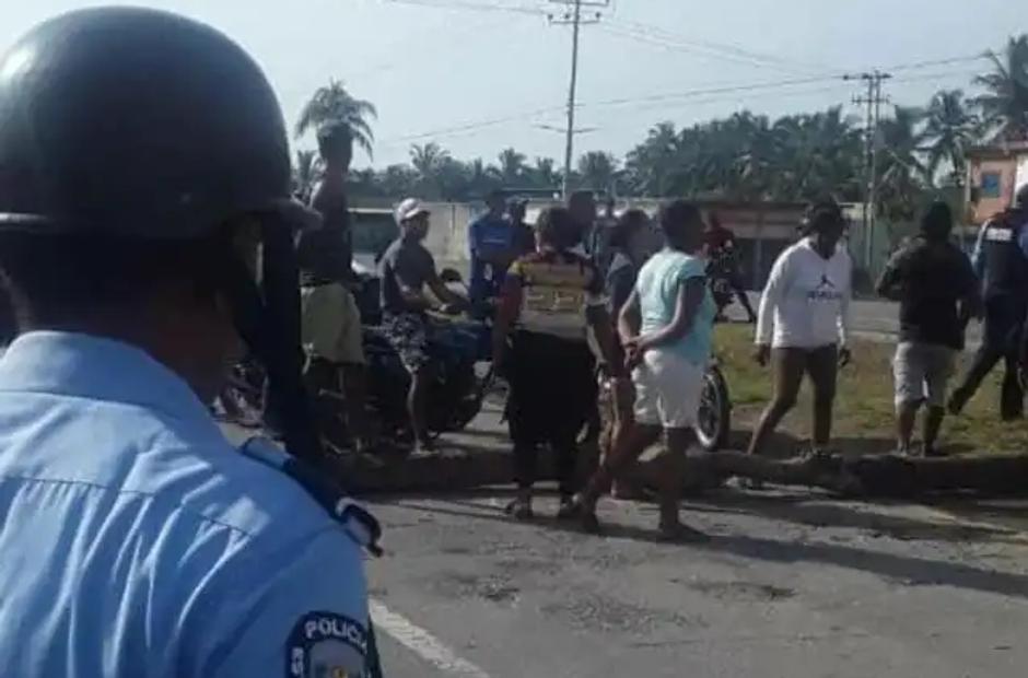 Cierran la carretera nacional por protestas en Morón-Coro debido a 16 horas sin luz